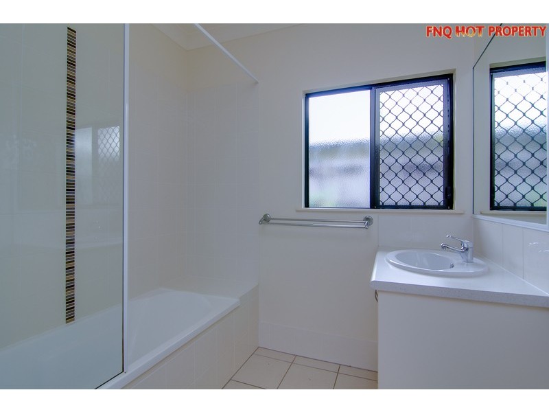 3/53 Kambara St, White Rock QLD 4868