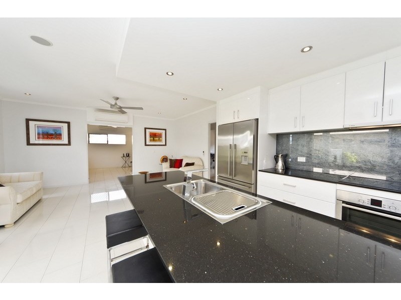 9 Bowline Place, Trinity Beach QLD 4879