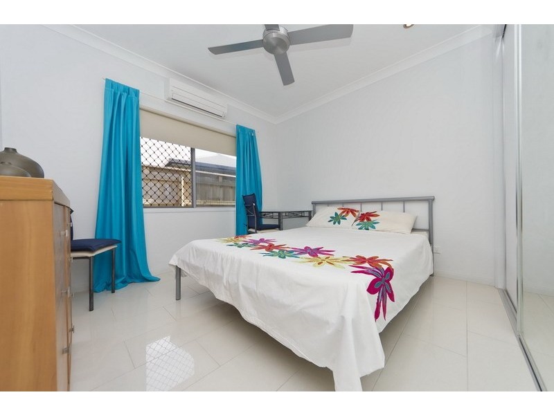 9 Bowline Place, Trinity Beach QLD 4879