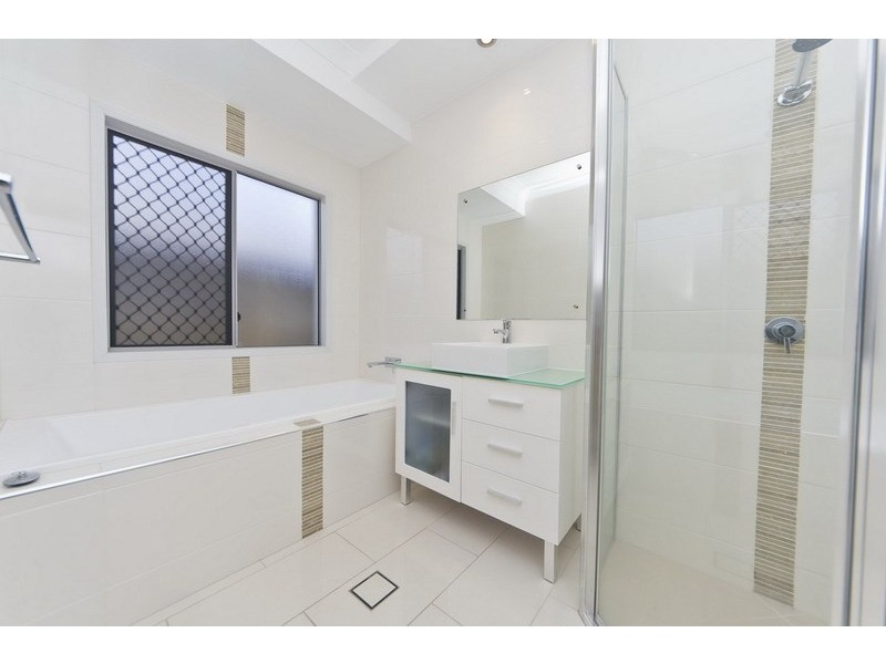 9 Bowline Place, Trinity Beach QLD 4879