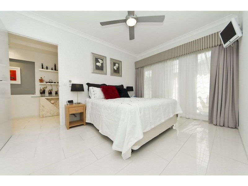 9 Bowline Place, Trinity Beach QLD 4879