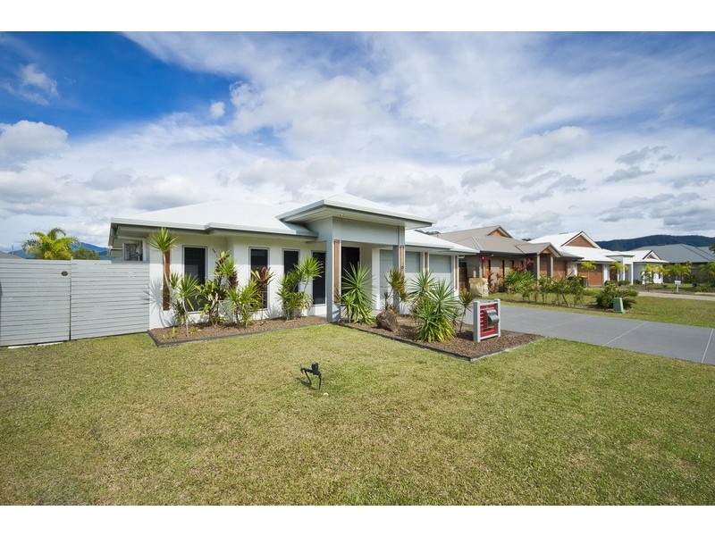 9 Bowline Place, Trinity Beach QLD 4879