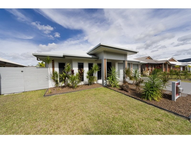 9 Bowline Place, Trinity Beach QLD 4879