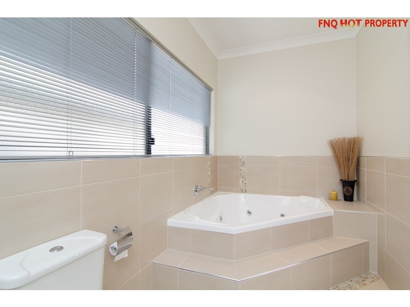 72 Harbour Drive, Trinity Park QLD 4879