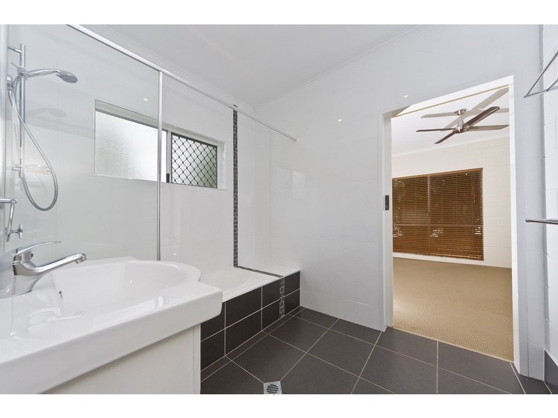 165 Loridan Drive, Brinsmead QLD 4870