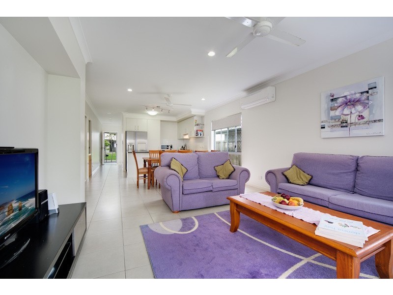 11 Murrinda Gdn, Trinity Park QLD 4879