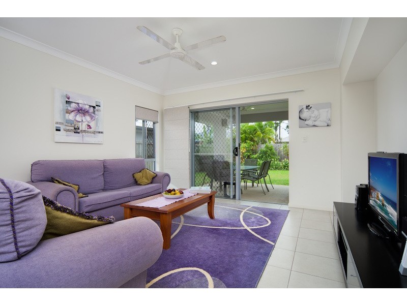 11 Murrinda Gdn, Trinity Park QLD 4879