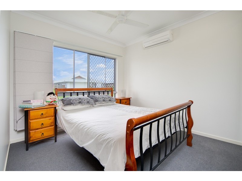 11 Murrinda Gdn, Trinity Park QLD 4879