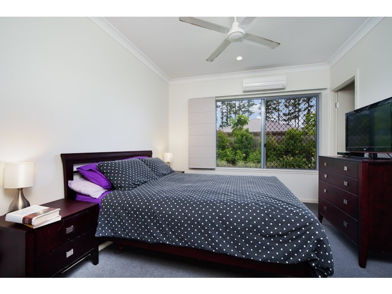 11 Murrinda Gdn, Trinity Park QLD 4879