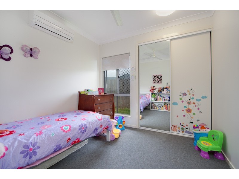11 Murrinda Gdn, Trinity Park QLD 4879