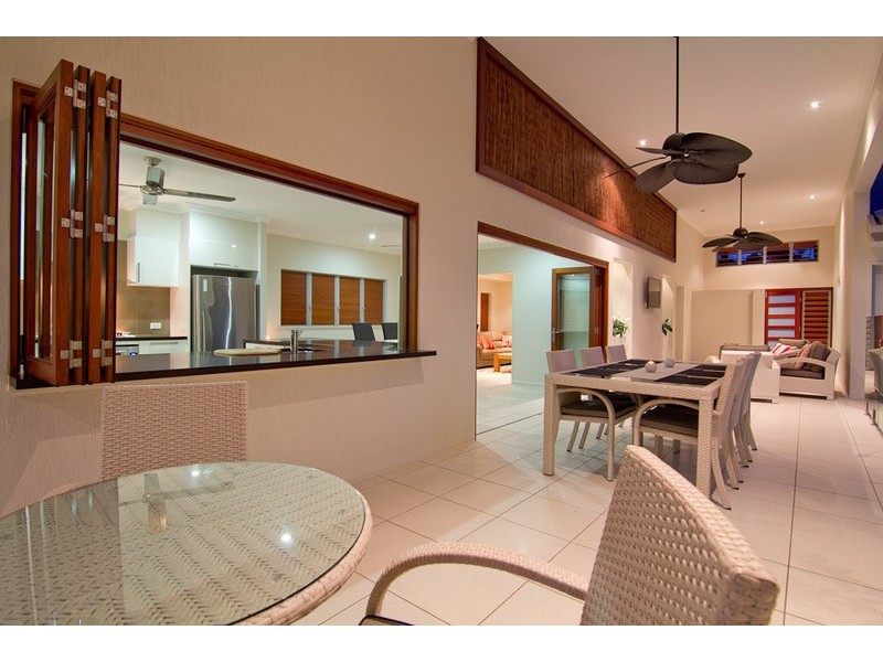 12 LITARA COURT, Palm Cove QLD 4879
