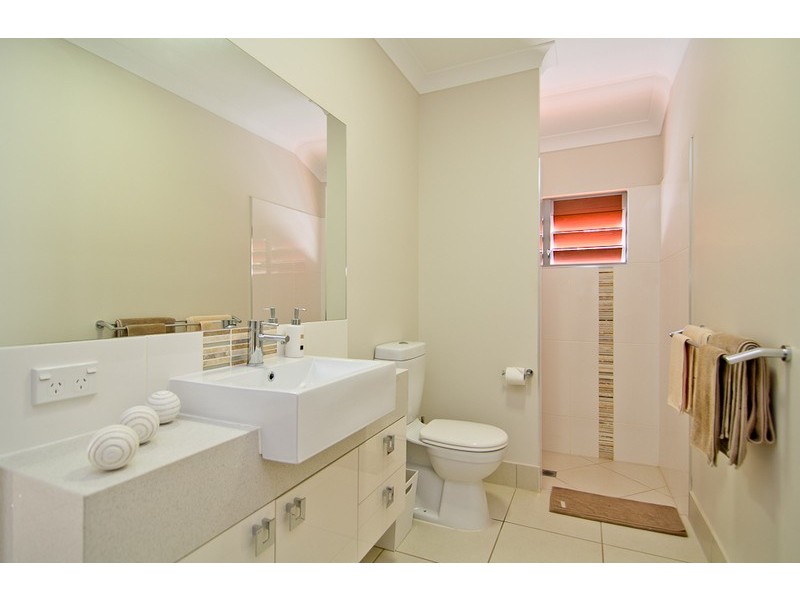 12 LITARA COURT, Palm Cove QLD 4879