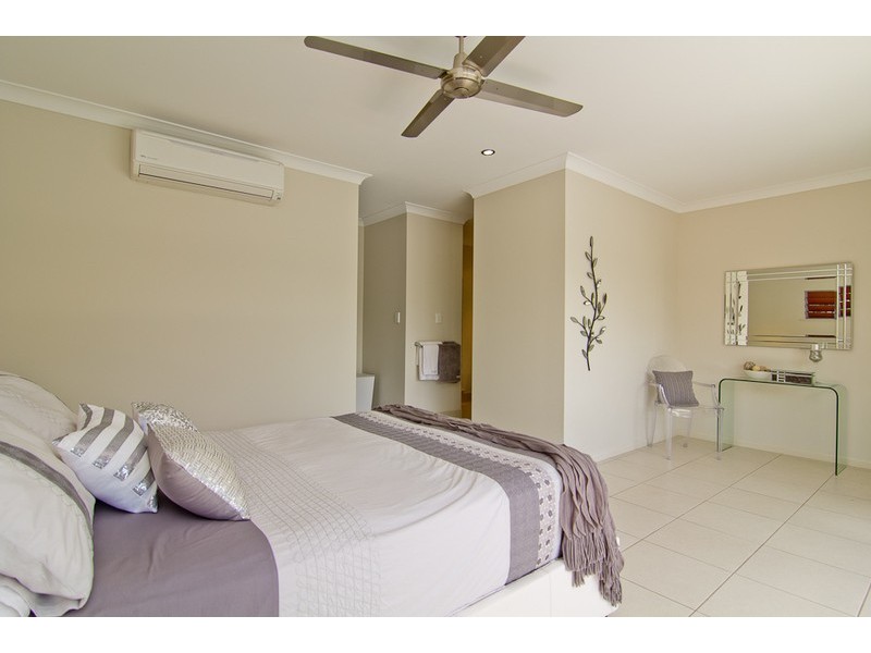 12 LITARA COURT, Palm Cove QLD 4879