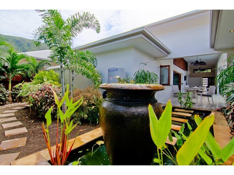 12 LITARA COURT, Palm Cove QLD 4879