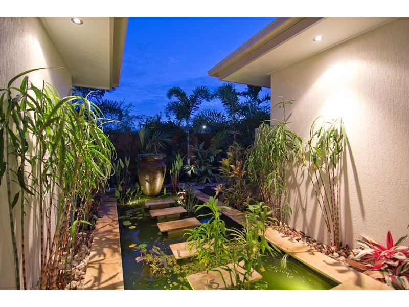 12 LITARA COURT, Palm Cove QLD 4879