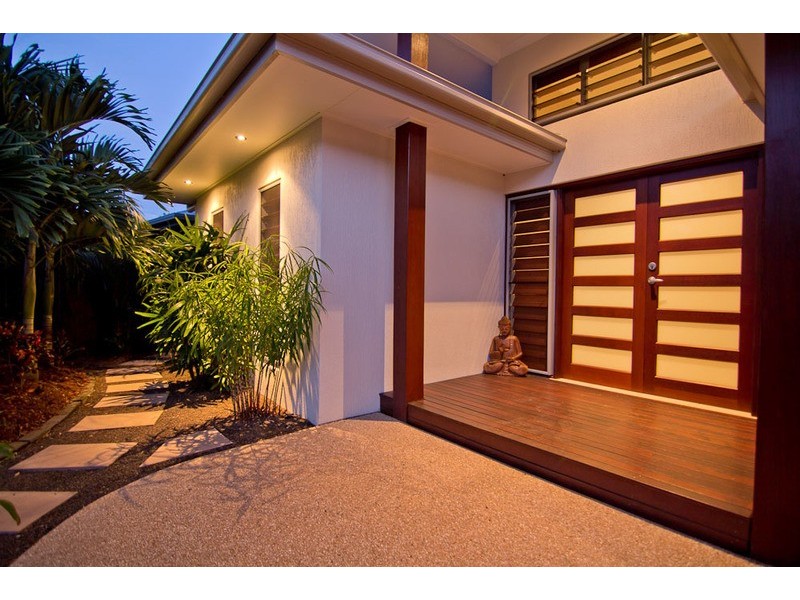 12 LITARA COURT, Palm Cove QLD 4879