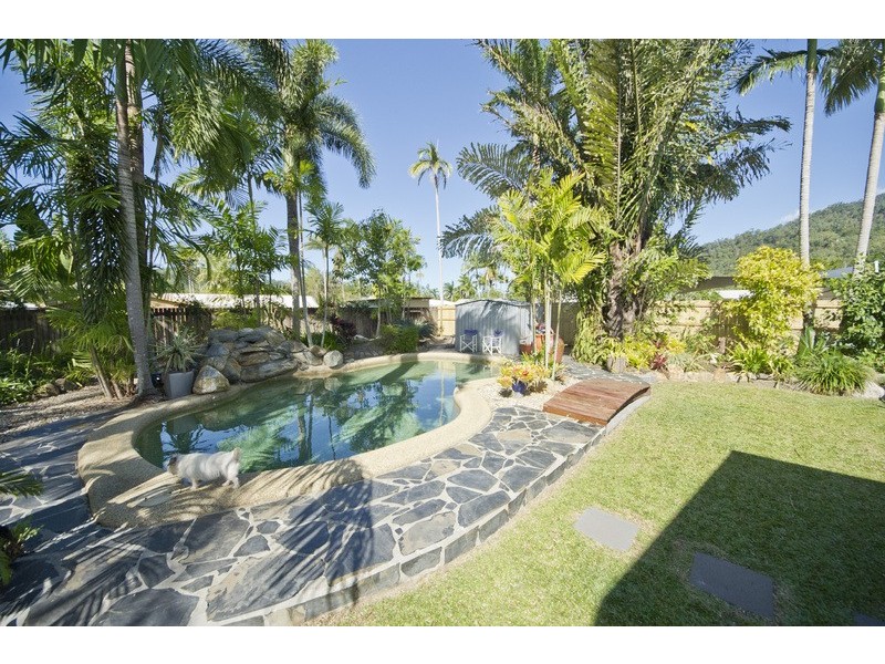 12 Windsor Cl, Brinsmead QLD 4870