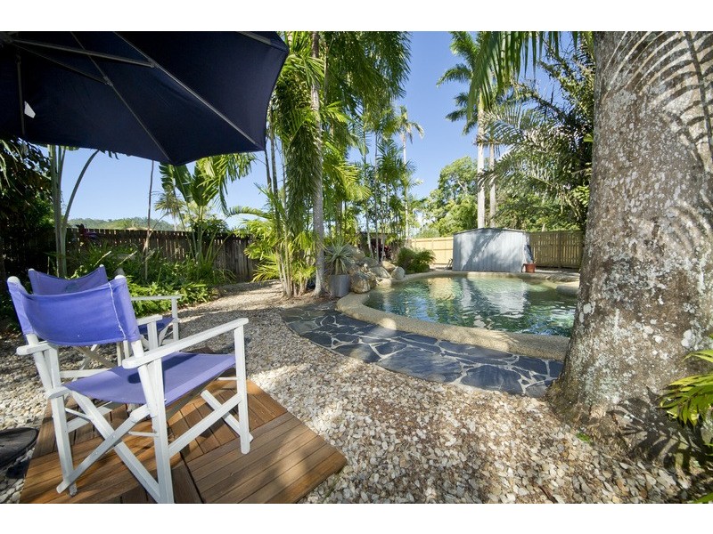 12 Windsor Cl, Brinsmead QLD 4870