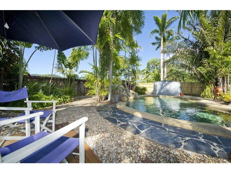 12 Windsor Cl, Brinsmead QLD 4870