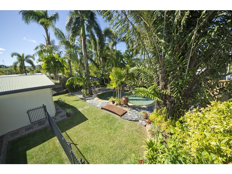 12 Windsor Cl, Brinsmead QLD 4870