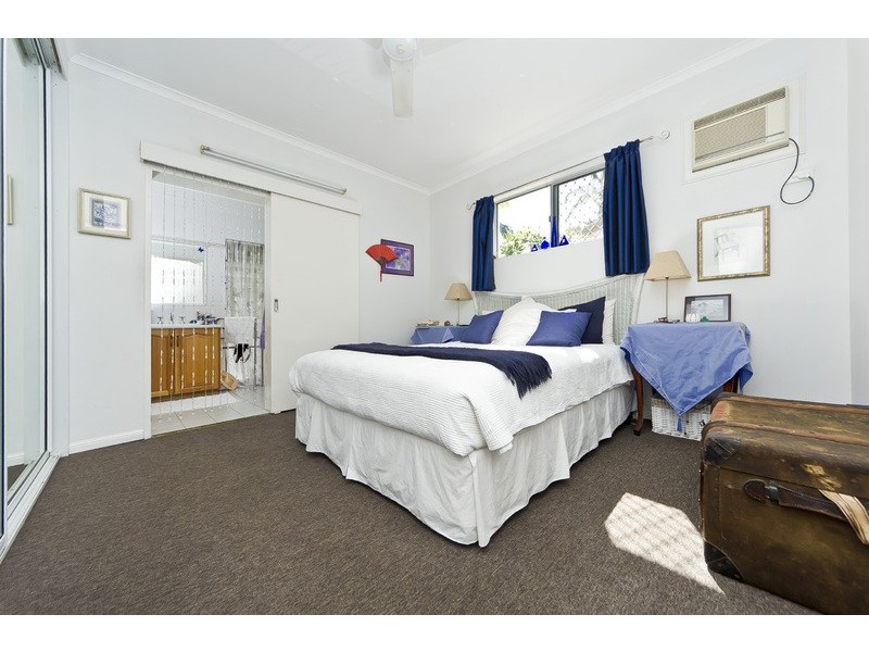 12 Windsor Cl, Brinsmead QLD 4870