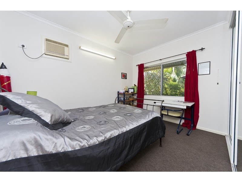 12 Windsor Cl, Brinsmead QLD 4870