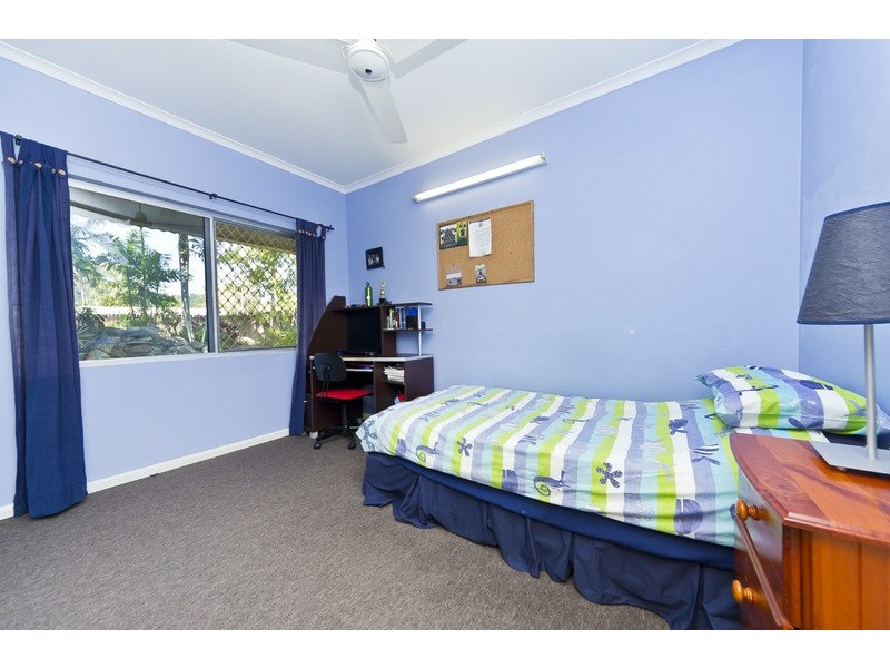 12 Windsor Cl, Brinsmead QLD 4870