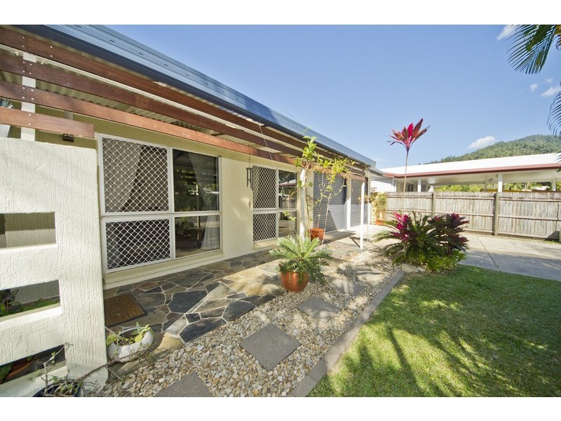 12 Windsor Cl, Brinsmead QLD 4870