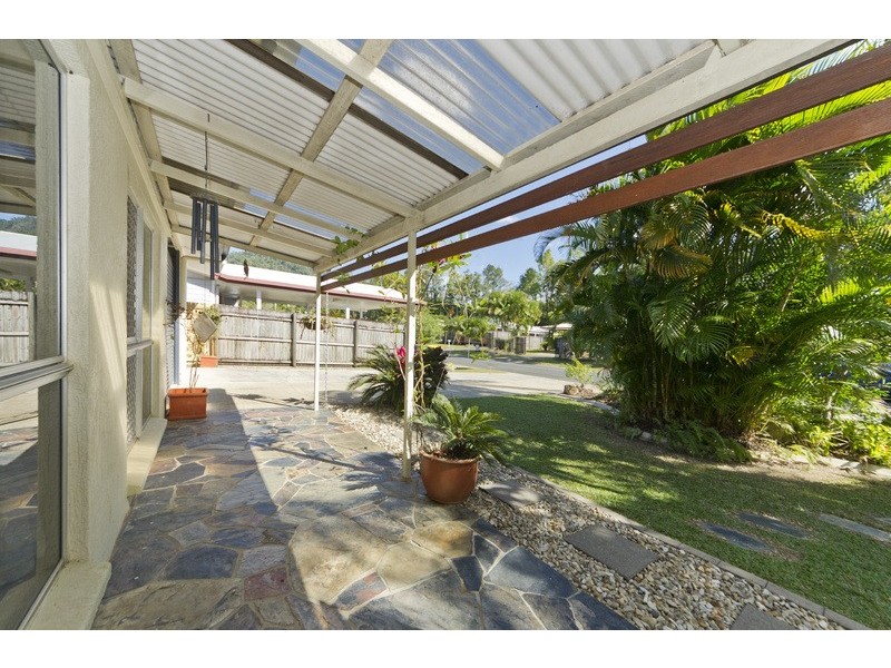12 Windsor Cl, Brinsmead QLD 4870