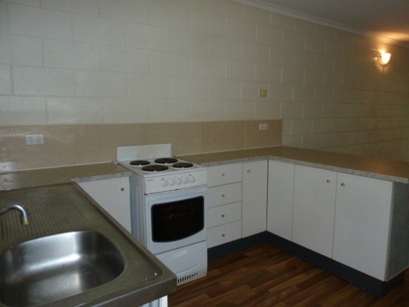 23 Creedy St, Westcourt QLD 4870