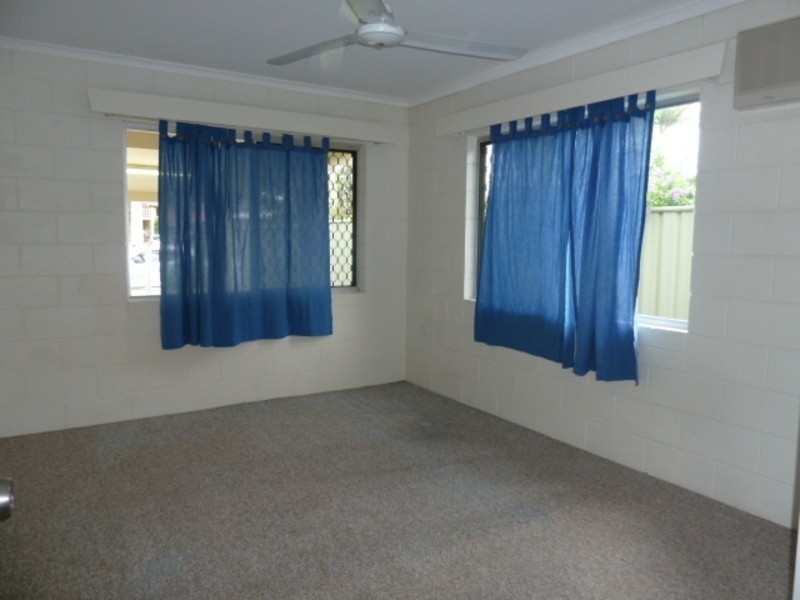 23 Creedy St, Westcourt QLD 4870