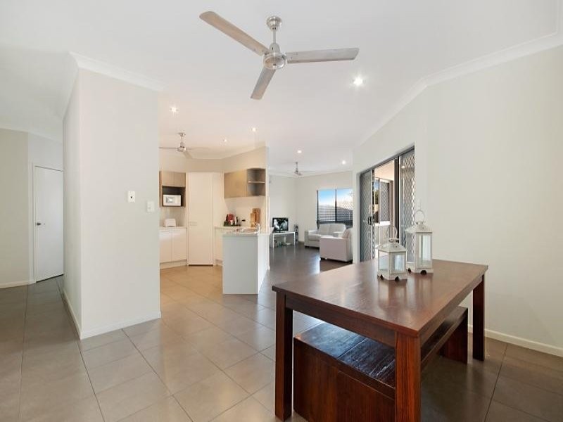 5 Icefire Qy, Trinity Park QLD 4879