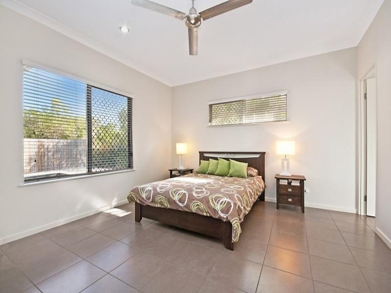 5 Icefire Qy, Trinity Park QLD 4879