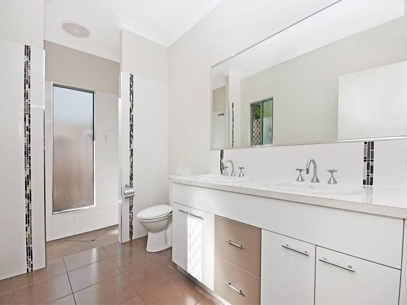 5 Icefire Qy, Trinity Park QLD 4879