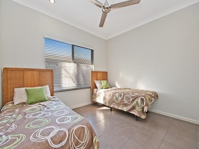 5 Icefire Qy, Trinity Park QLD 4879