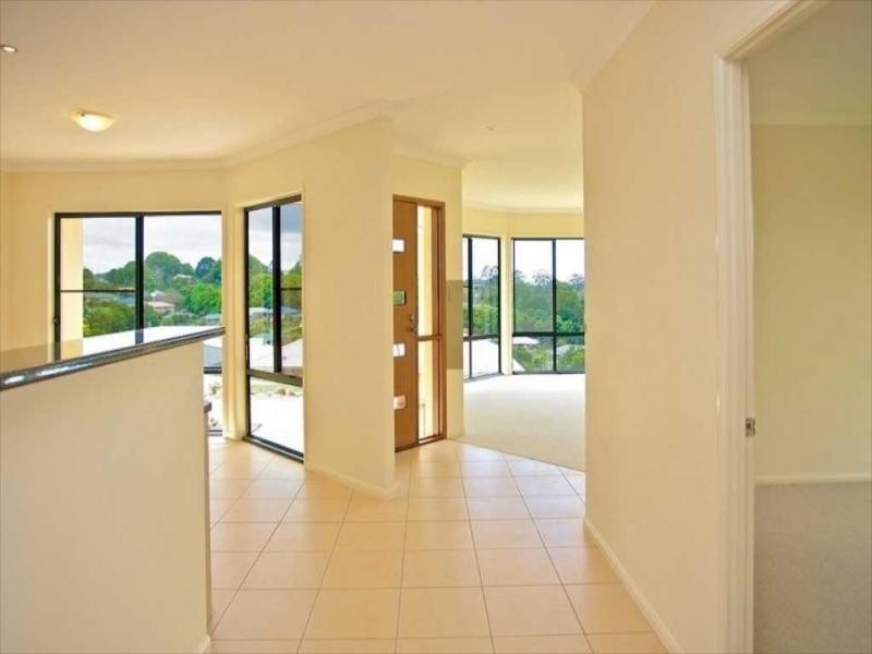 8 Woodpecker Street, Maleny QLD 4552