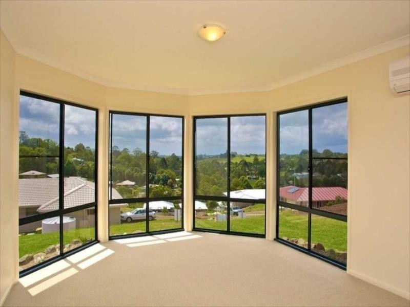 8 Woodpecker Street, Maleny QLD 4552