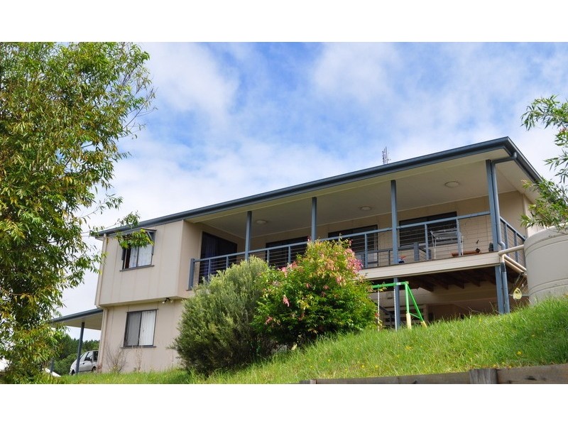 4 Whiptail Crescent, Maleny QLD 4552