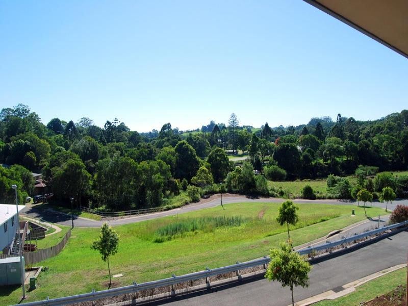 4 Whiptail Crescent, Maleny QLD 4552