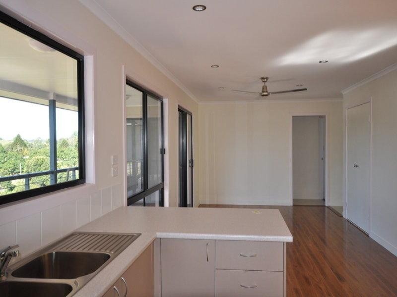 4 Whiptail Crescent, Maleny QLD 4552