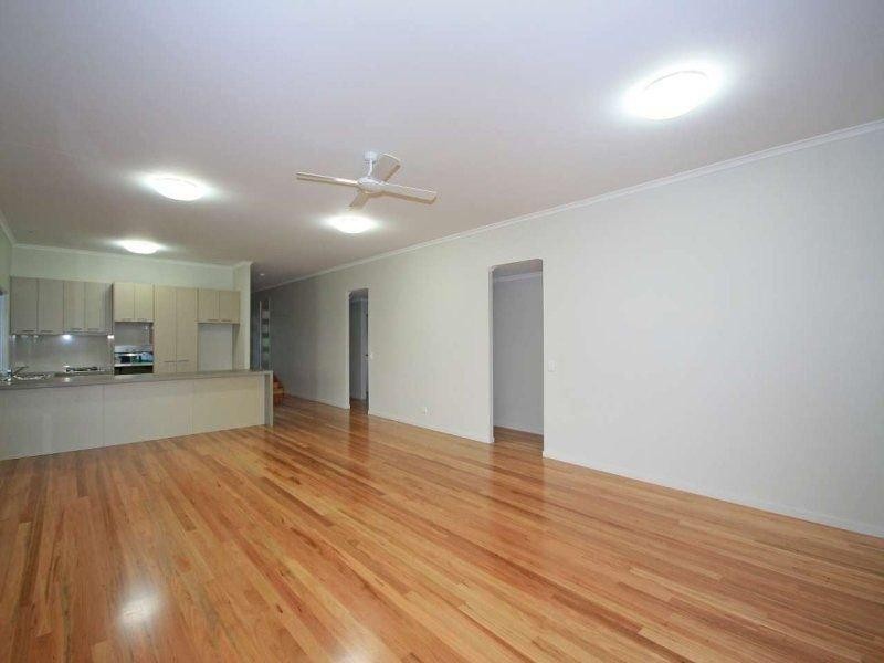 13 Ribbonwood Avenue, Maleny QLD 4552