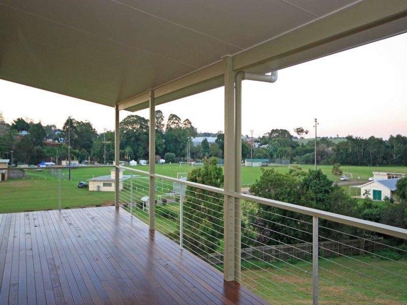 13 Ribbonwood Avenue, Maleny QLD 4552