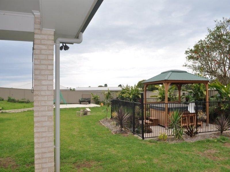 8 Watergum Street, Maleny QLD 4552