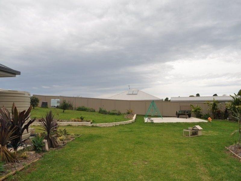 8 Watergum Street, Maleny QLD 4552