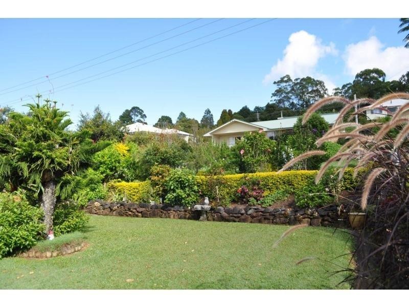 2 Falcon Crescent, Mapleton QLD 4560