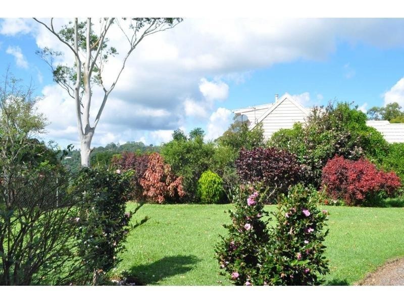 2 Falcon Crescent, Mapleton QLD 4560