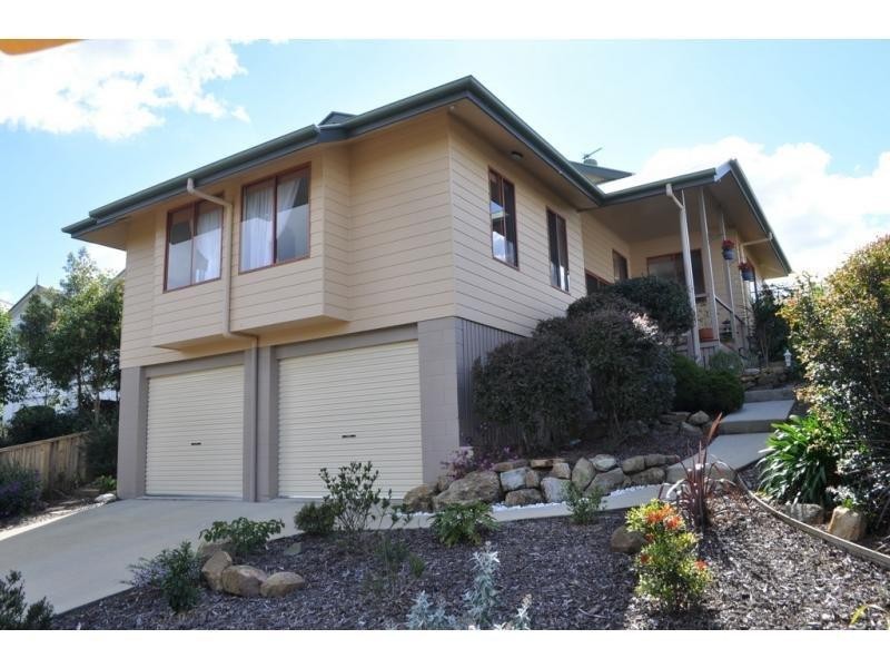 17 Pinewood Circuit, Maleny QLD 4552