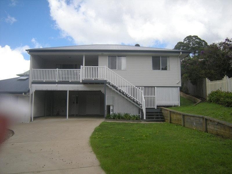 2 Carinya Close, Maleny QLD 4552