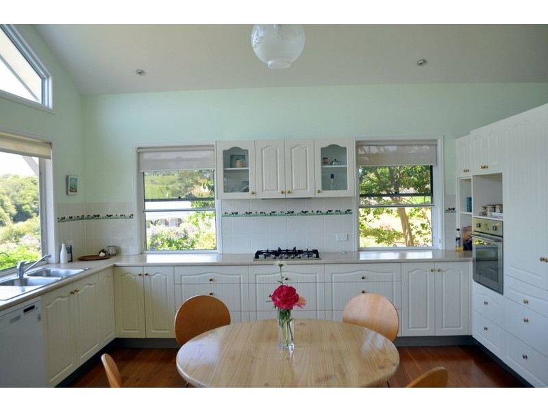 6 Rosewood Crescent, Maleny QLD 4552