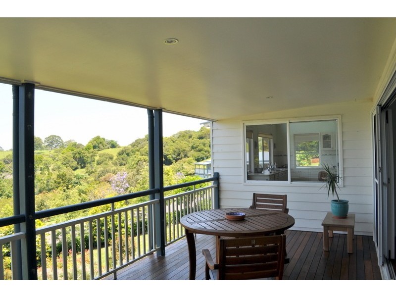 6 Rosewood Crescent, Maleny QLD 4552